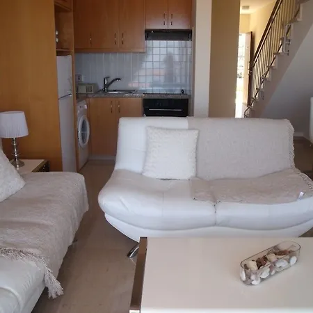 Aparthotel Akamas Health Farm & 3*