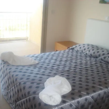 Akamas Health Farm & Aparthotel 3*