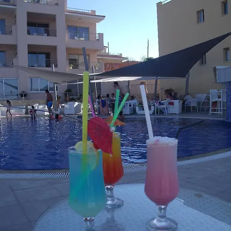 Akamas Health Farm & Aparthotel