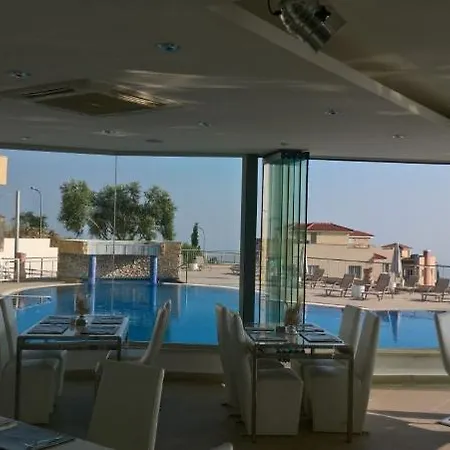 Akamas Health Farm & Aparthotel 3*