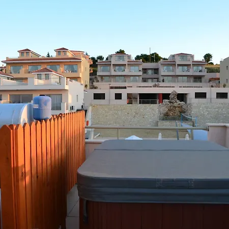 Aparthotel Akamas Health Farm & 3*